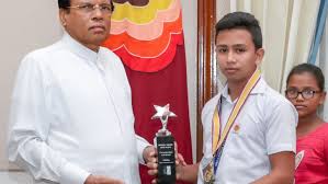 අප විද්‍යාලයේ 11 වසර අධ්‍යාපනය ලබන මකුල්පොත පසිදු මිහිරාන් ශිෂ්‍යයා කොරියාවේ ෂෝල් නගරයේ පැවති අන්තර්ජාතික නව නිපැයුම් තරගාවලියේ පලමු ස්ථානය සදහා රන් පදක්කමක් ලබා ගැනීම ජනාධිපති මෛත්‍රීපාල සිරිසේන මැතිදුන්ට සැල කිරීම. ජනාධිපති මාධ්‍ය අධ්‍යක්ෂ ධර්ම ශ්‍රී බණ්ඩාර ඒකනායක මහතාගේ සම්බන්දීකරණයෙන් සිදුකෙරිනි.